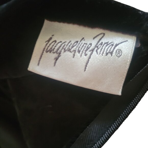 Elegant Black‎ Velvet Evening Gown With Sheer Lace Sleeves & Floral Detail lace - Picture 10 of 10